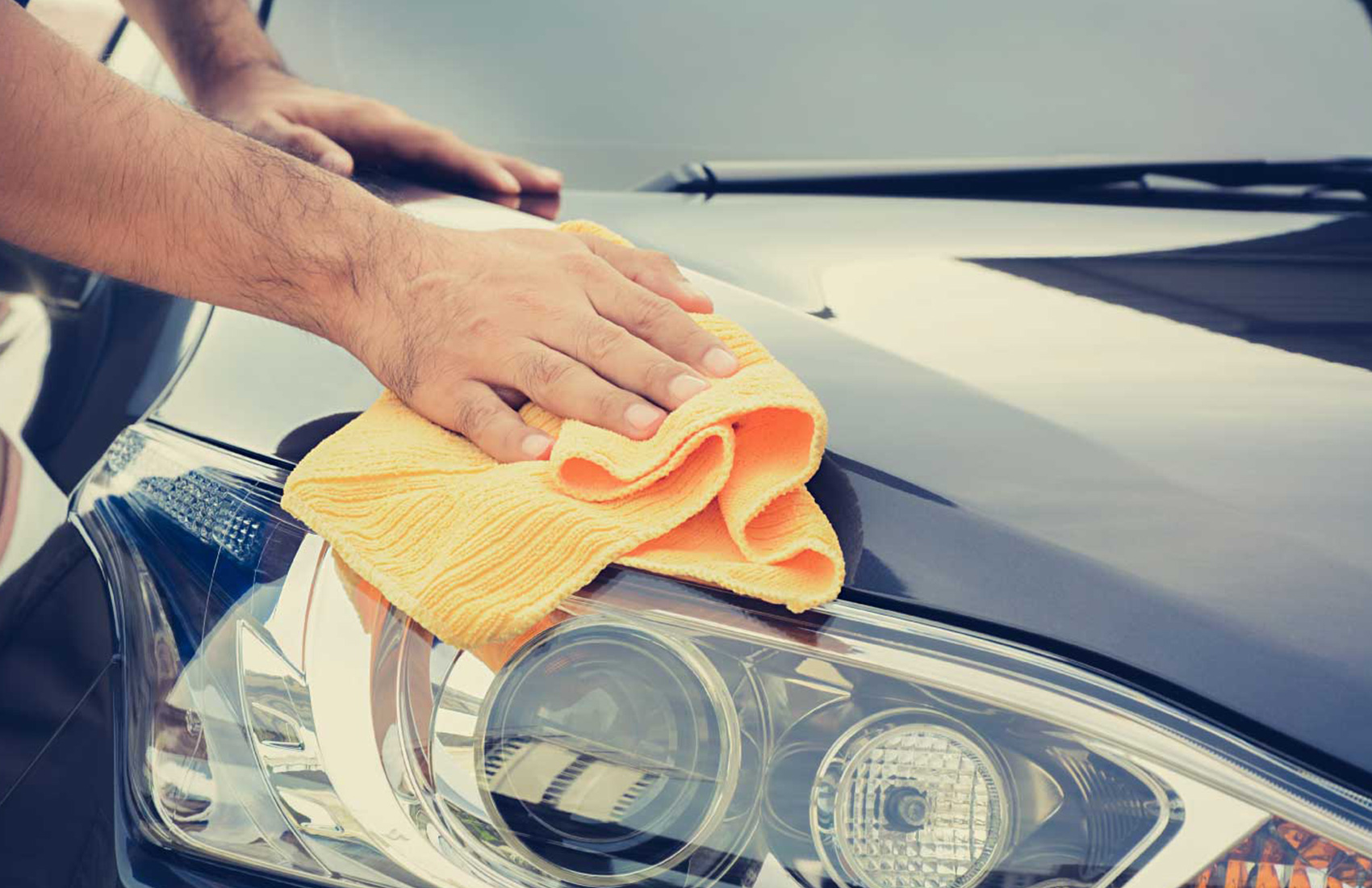 5 lavaggi interno ed esterno auto senz'acqua da Il Sole Felice - Muggia